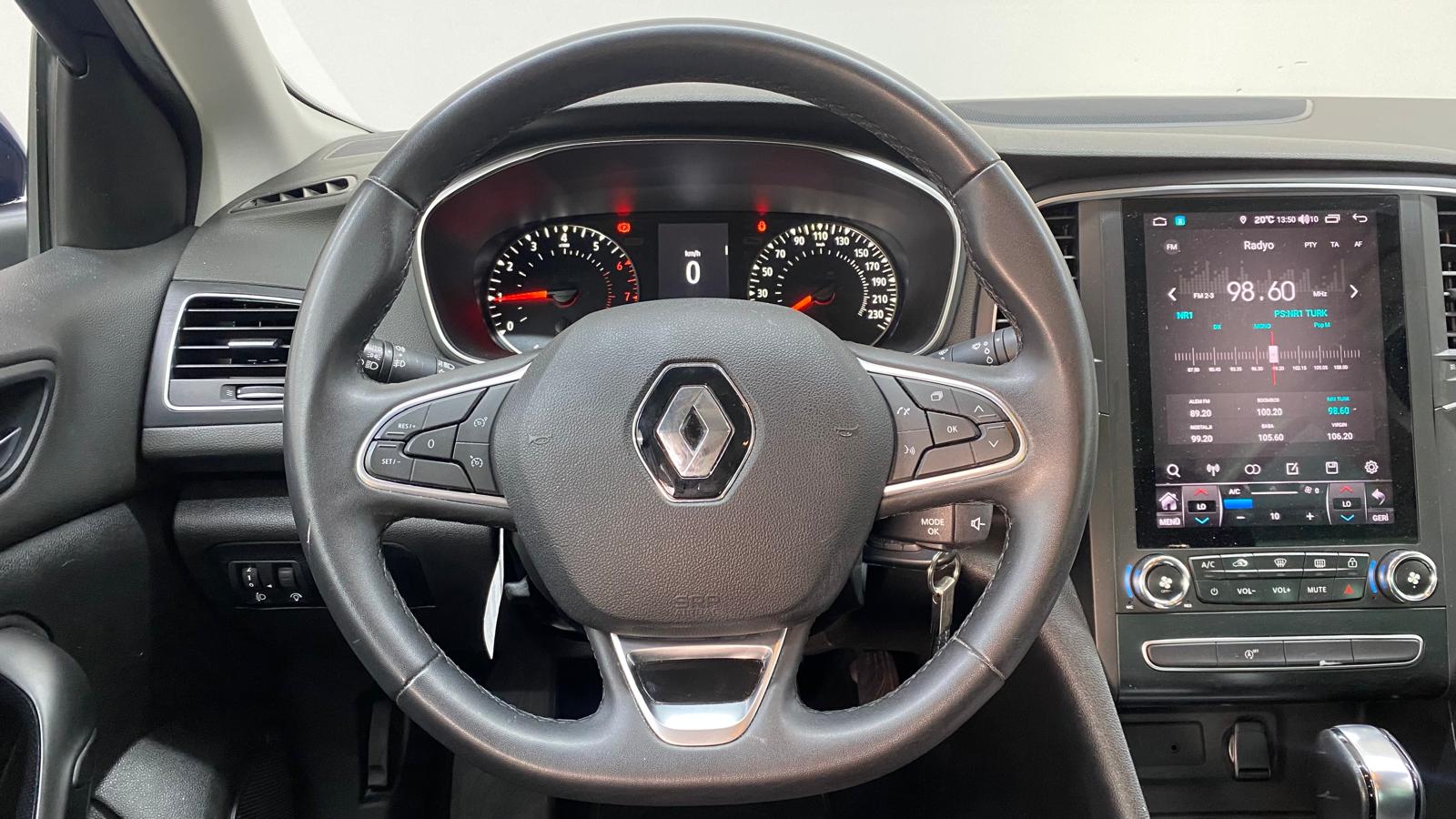 RENAULT MEGANE 19